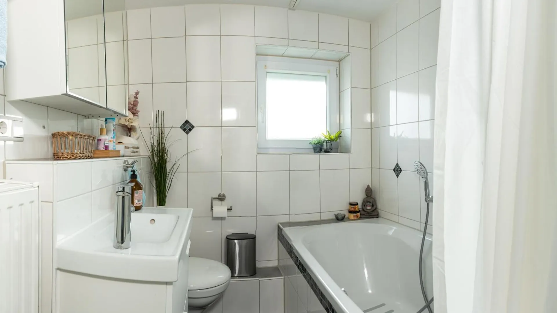Modern House With Pool - 3 Bedrooms 2 Bathrooms Memmingen Germany
